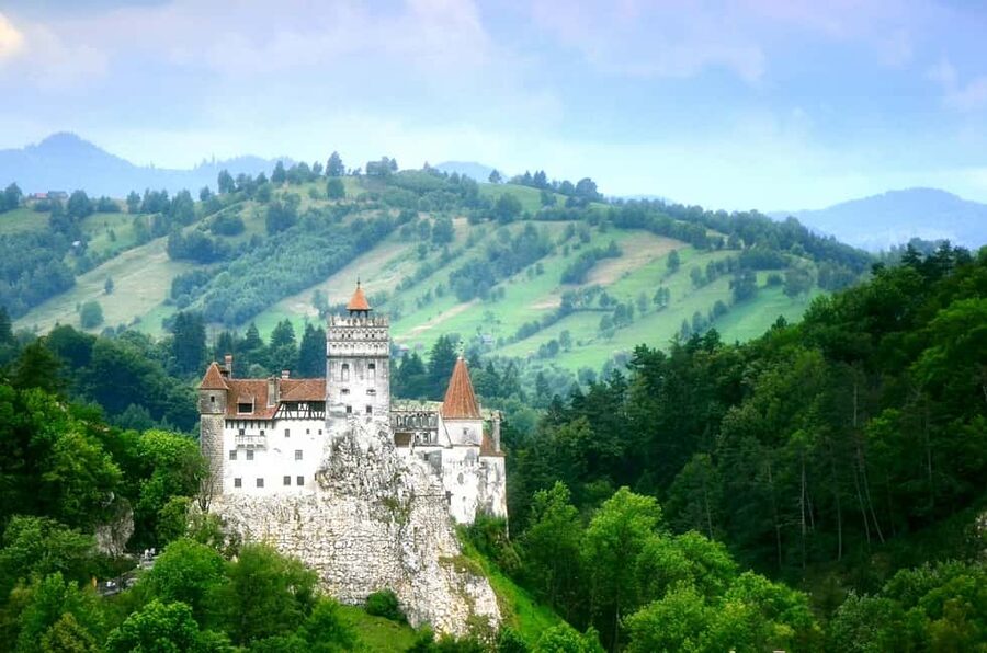 1-Day Guided Tour: Bucharest-Peles, Dracula Castle & Brasov - Six Hours Of Driving, Plus Traffic