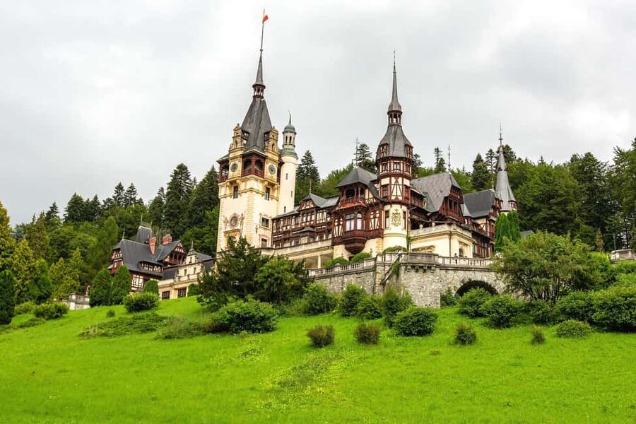 1-Day Guided Tour: Bucharest-Peles, Dracula Castle & Brasov - Who Will Enjoy This Tour Most?