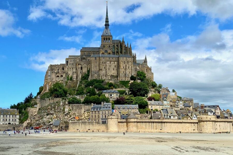 2-day Private D-Day Mont Saint-Michel 3 Castles by Mercedes - Amboise combines lunch with a royal castle