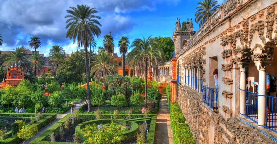 2-Hour Private Walking Tour in Alcazar of Seville - Why the Alcázar deserves two focused hours