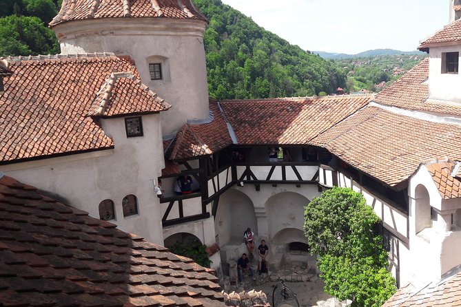 3-Castle: Peles,Bran,Rasnov,Sinaia Monastery from Brasov w pickup - What to pack and how to prepare