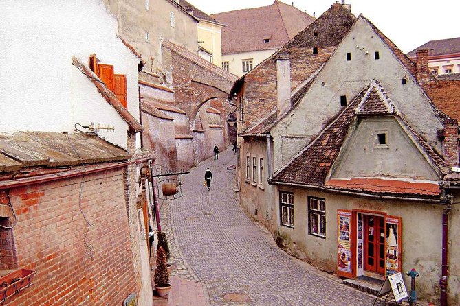 3-Day Transylvania Tour with Dracula's Castle - Hotels, breakfasts, and the daily pace