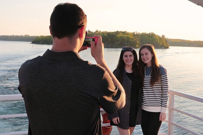 3-Hour 1000 Islands Cruise from Gananoque with views of Boldt Castle - Food, seating, and the practical side of three hours