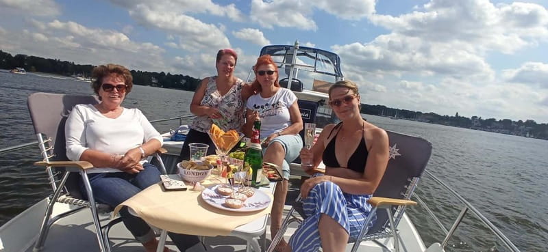 4h Harbor and Castle Sightseeing Cruise, our most booked! - Key points at a glance