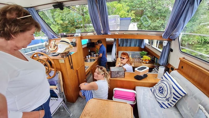 4h Harbor and Castle Sightseeing Cruise, our most booked! - Who will enjoy this Potsdam cruise most?