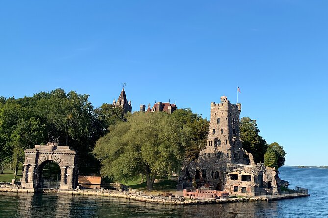5-Hour 1000 Islands Boldt Castle Stopover Cruise from Gananoque - Border checks can affect your castle time