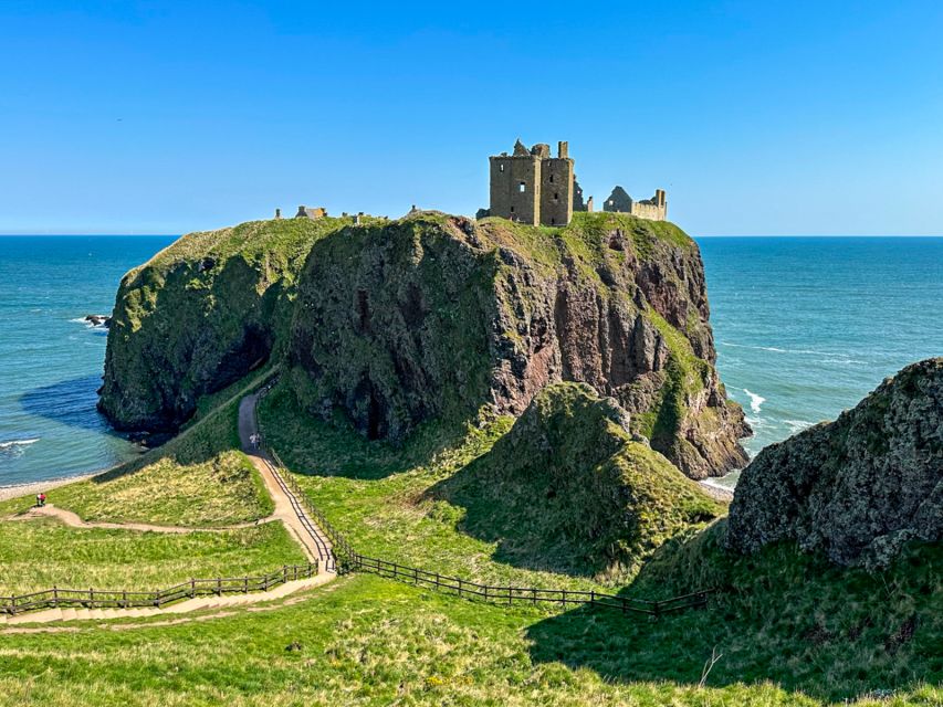 Aberdeen, Shire Castle & Distillery Private Group Day Tour - Dunnottar Castle and the coast