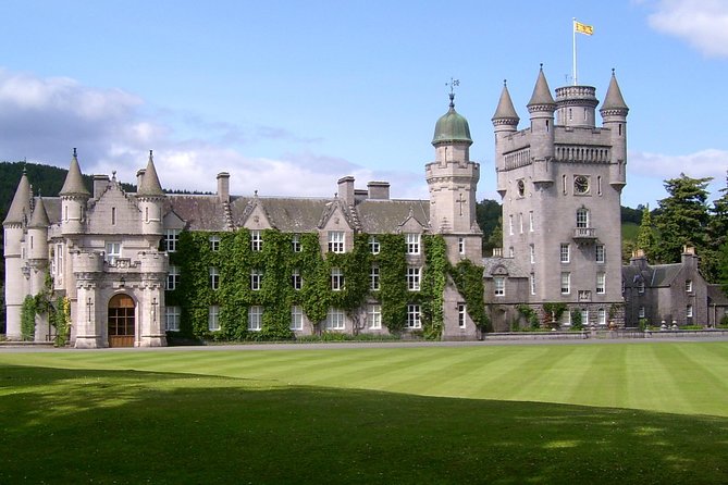 Aberdeen & Shire Castle & Distillery Private Group one Day Tour - Lunch in Aboyne beside the River Dee