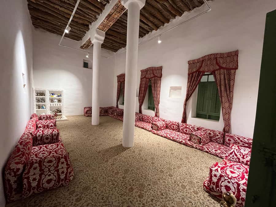 Al Masmak Fortress, Murabba Palace, and Souq Al Zal Tour - Who should book this Riyadh tour