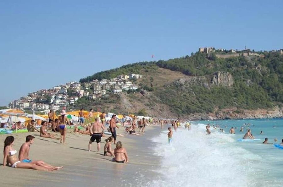 Alanya Night City Tour: Castle, Cleopatra Beach & Cable Car - Riding up to the illuminated Alanya Castle
