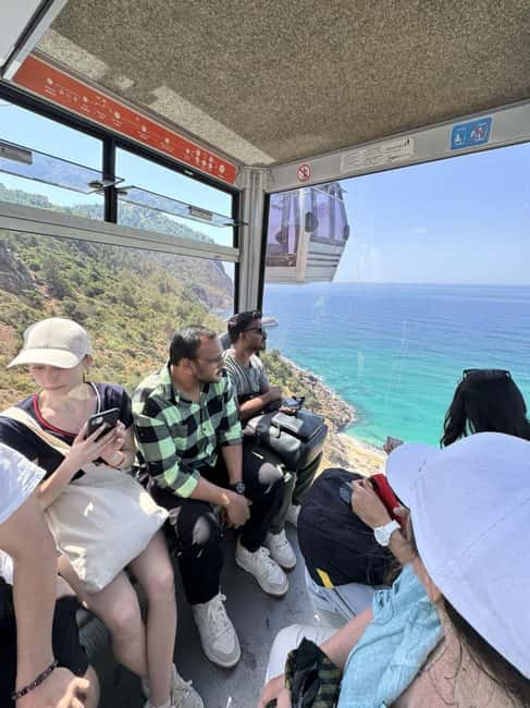 Alanya Night City Tour: Castle, Cleopatra Beach & Cable Car - Guides, languages, and the group-tour tradeoff