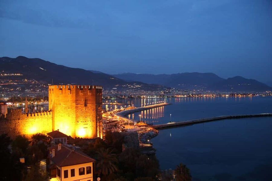 Alanya Night Tour: Castle, Cable Car & Cleopatra Beach - Why an evening tour works well in Alanya