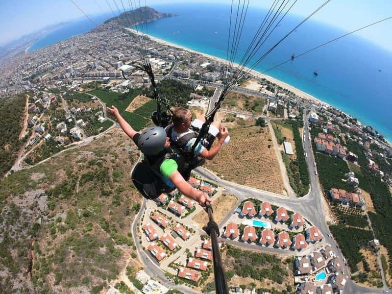 Alanya: Tandem Paragliding with Beach and Castle Views - The 10 to 20 minute flight over the coast
