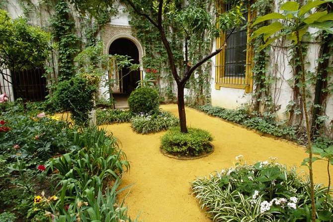 Alcázar and Jewish Quarter Guided Walking Tour in Seville - Starting at Plaza del Triunfo