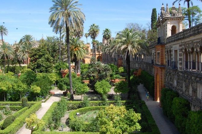 Alcázar and Jewish Quarter Guided Walking Tour in Seville - Inside the Real Alcázar for about 90 minutes