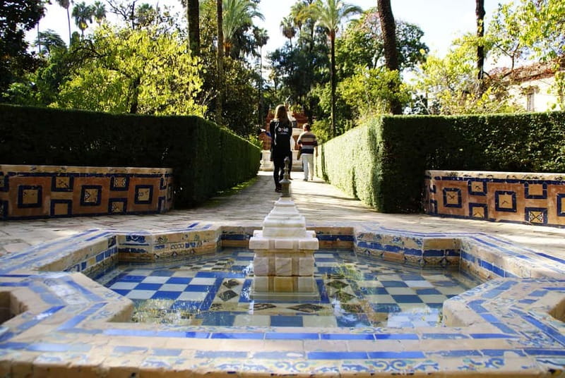 Alcazar & Cathedral of Seville Exclusive Group max. 9 guests - Is $97 a good value?