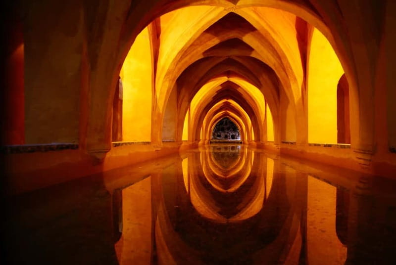 Alcazar & Cathedral of Seville Exclusive Group max. 9 guests - Who should book this experience?