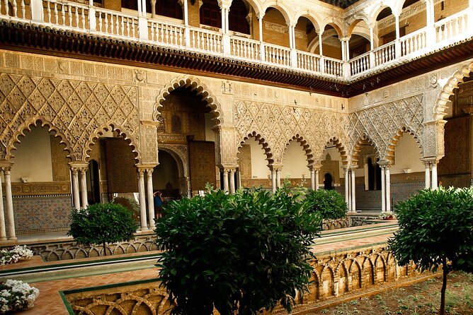 Alcázar Of Seville Private Tour - Meeting at Plaza del Triunfo