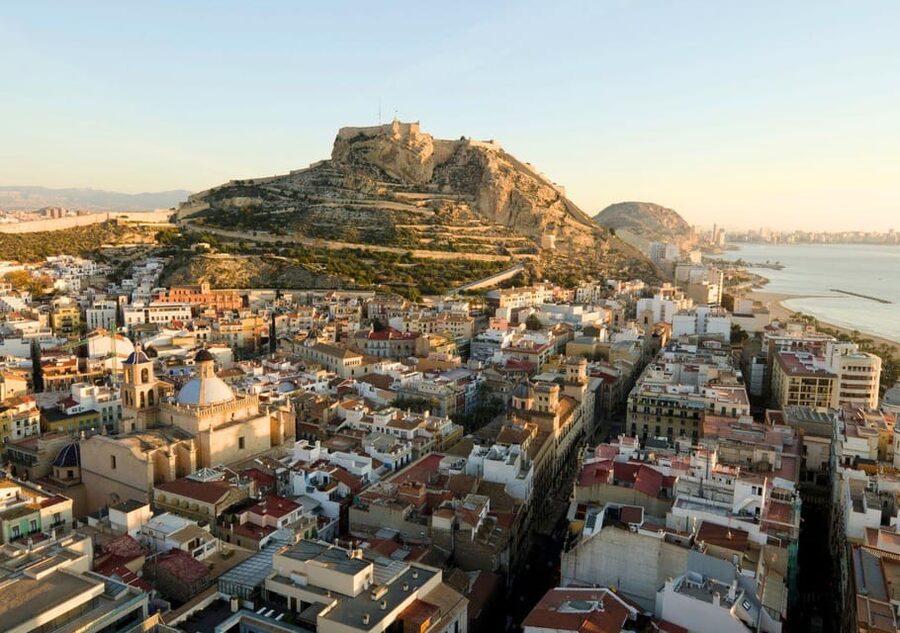 Alicante: Bullring and Castle Guided Tour with Taxi Transfer - The museum’s paintings, posters, and suits of lights