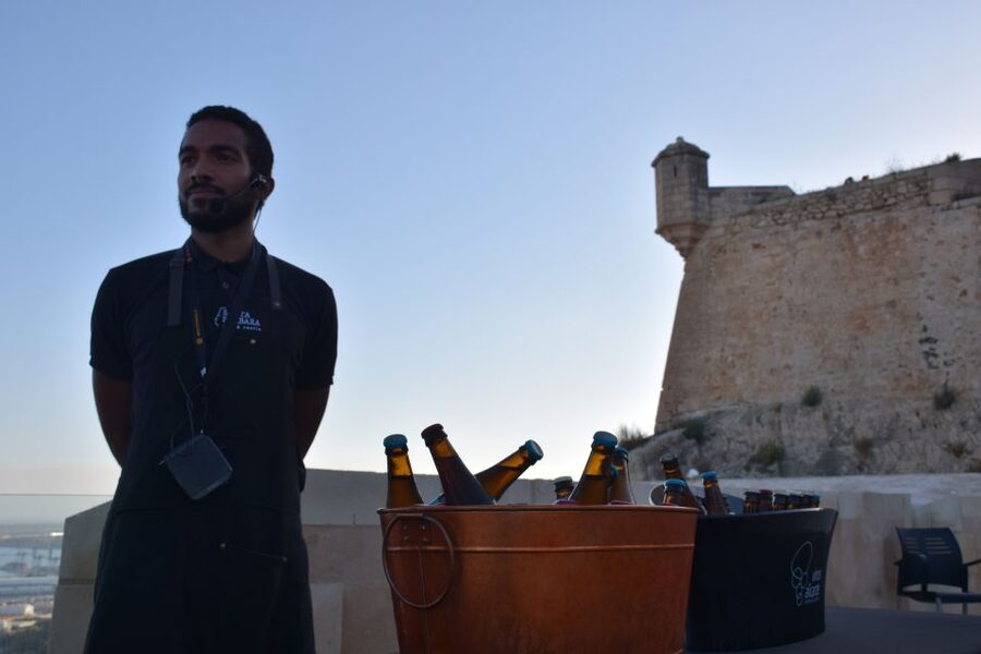 Alicante: Craft Beer Tasting at Santa Barbara Castle - Weather, timing, and practical comfort
