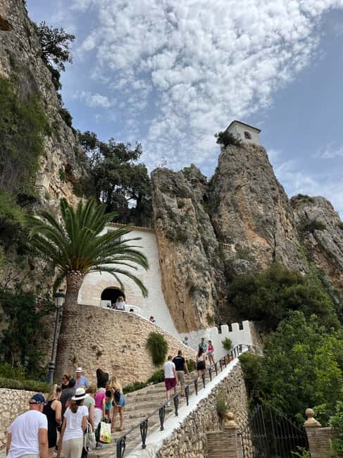 Alicante: Guadalest Castle and Chocolate Factory - Inside the artisan chocolate factory