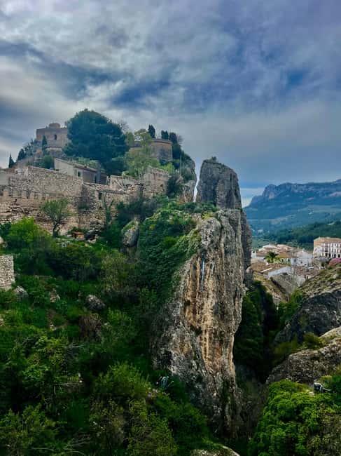 Alicante: Guadalest Castle and Chocolate Factory - Who should book this experience?