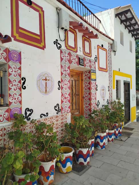 Alicante: Santa Bárbara Castle & Local Traditions Tour 3H - Starting beside Postiguet Beach
