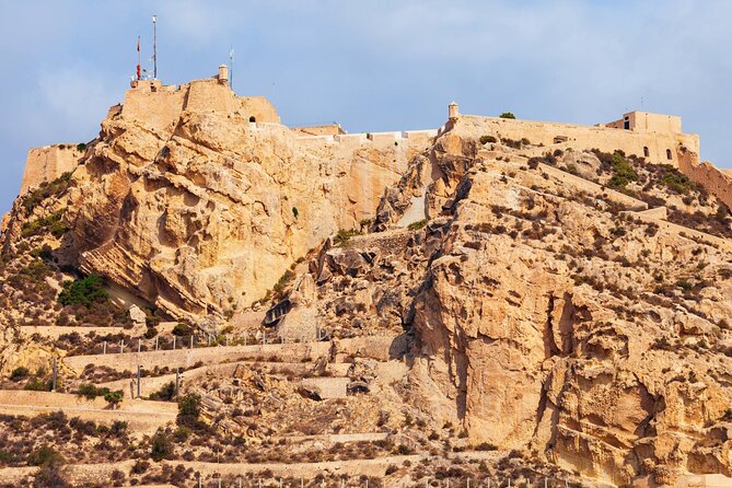 Alicante Tour: Full City, Castle, Market & Tapas Experience - Alicante City Hall and its neoclassical halls