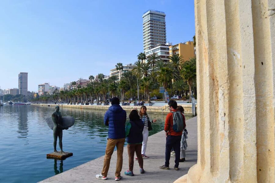 All of Alicante with the Castle, Market, and Tapas. Small group, max 6 people - Key points at a glance