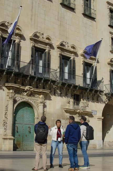 All of Alicante with the Castle, Market, and Tapas. Small group, max 6 people - The Central Market and a taste of Alicante