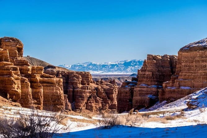 Almaty: Kolsay, Kaindy Lakes and Black Canyon Day Trip - Black Canyon gives the day its first jolt