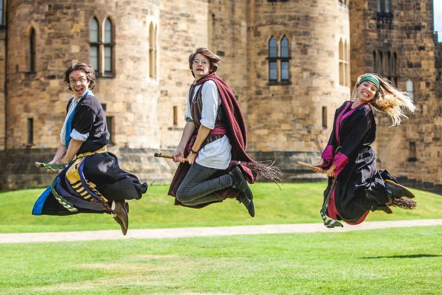 Alnwick: Alnwick Castle Ticket - Food, parking and practical timing