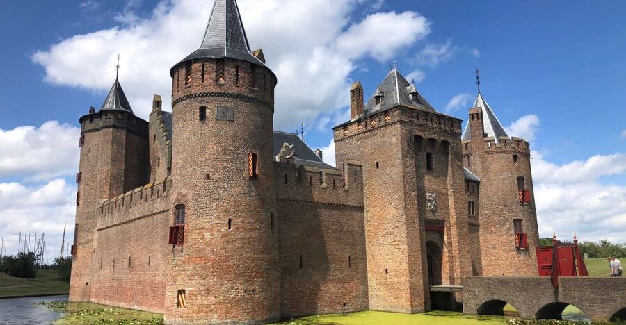 Amsterdam Castle & Utrecht City Tour - Four details that shape the day