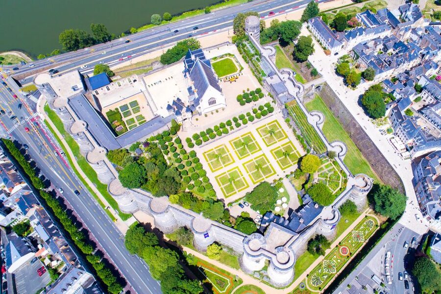 Angers: Château d'Angers Entrance Ticket - Timing, identification, and practical warnings