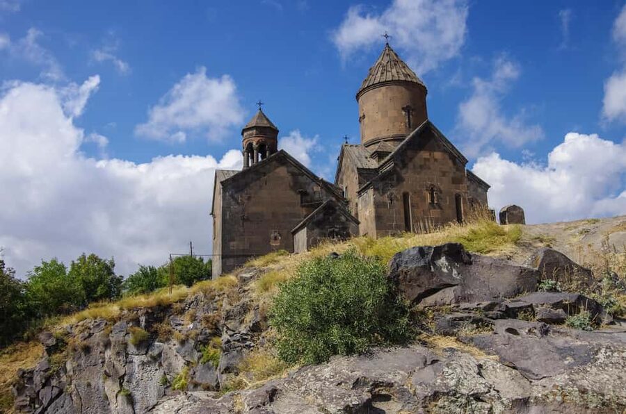 Armenia: Amberd Fortress and Lake Kari, Aragats Mountain - Saghmosavank, a monastery above the gorge country