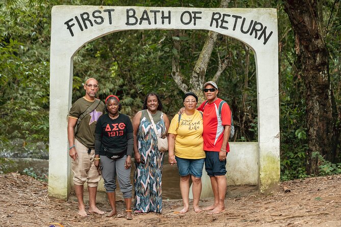 Assin Manso Slave River and Cape Coast Castle Private Day Tour - Cape Coast Castle, dungeons, and British rule