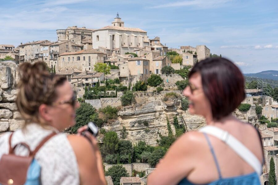 Avignon: Full-Day Châteauneuf du Pape Wines & Luberon Tour - Gordes finishes the day on a high perch