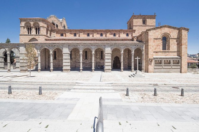 Avila with Walls and Segovia with Alcazar from Madrid - Choosing Lunch in Segovia