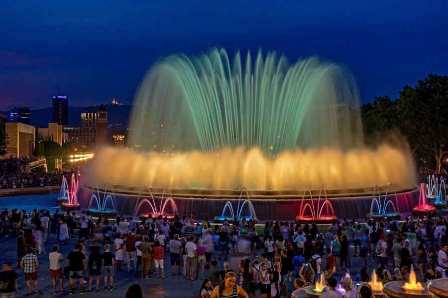 Barcelona Cable Car Sky Views, Magic Fountain & Castle Visit - Five useful things to know before you book