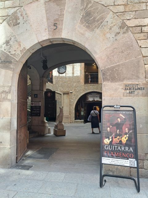 Barcelona: Guitar Trio & Flamenco Dance @Pignatelli Castle - Key Points at a Glance