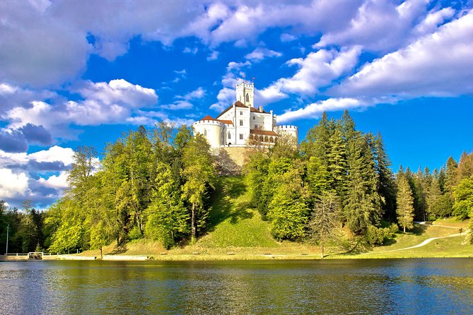 Baroque Varaždin and Trakošćan Castle Private Tour from Zagreb - A ten-minute pause at Varaždin Cemetery