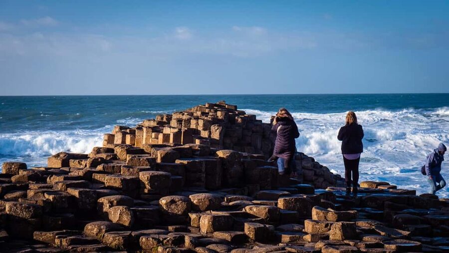 Belfast: Giant's Causeway & Irish Castles Tour -WIFI onboard - Key points before you book