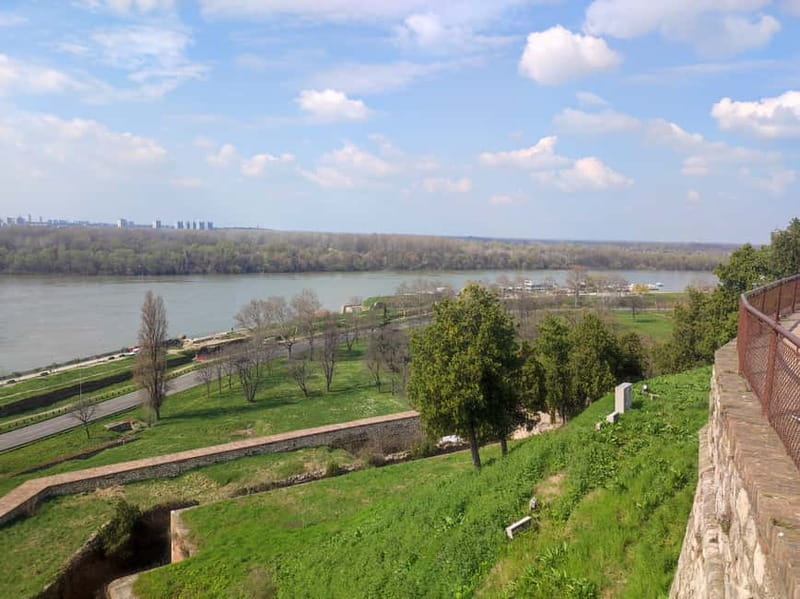 Belgrade: Guided City Tour and Kalemegdan Fortress Visit - Kalemegdan Park and the fortress finale