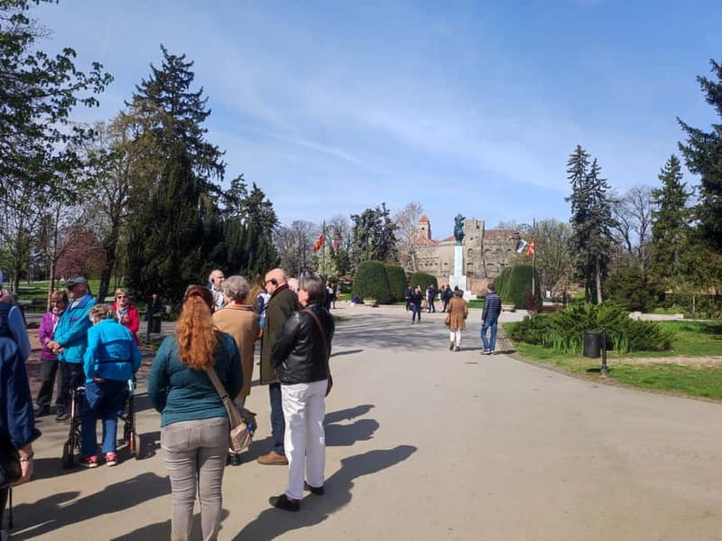 Belgrade: Guided City Tour and Kalemegdan Fortress Visit - Starting at Student Park and the University of Belgrade