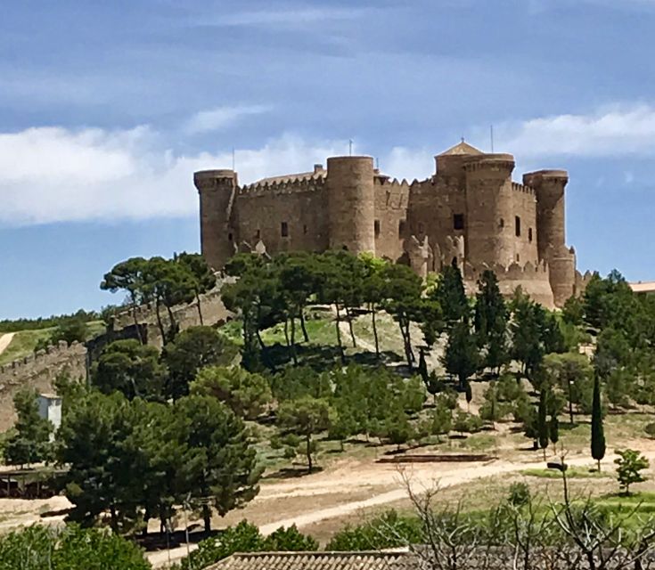 Belmonte Castle Entry Ticket with Audio Guide - The 12-minute film and the reception hall