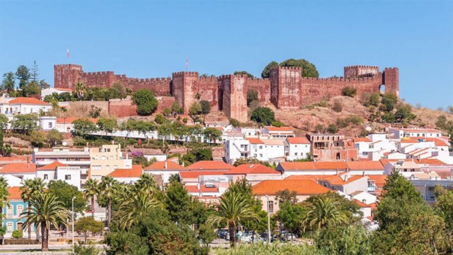 Benagil & Silves Castle Seightseing Tour from Albufeira - Salgados Lake starts the day on a quiet note