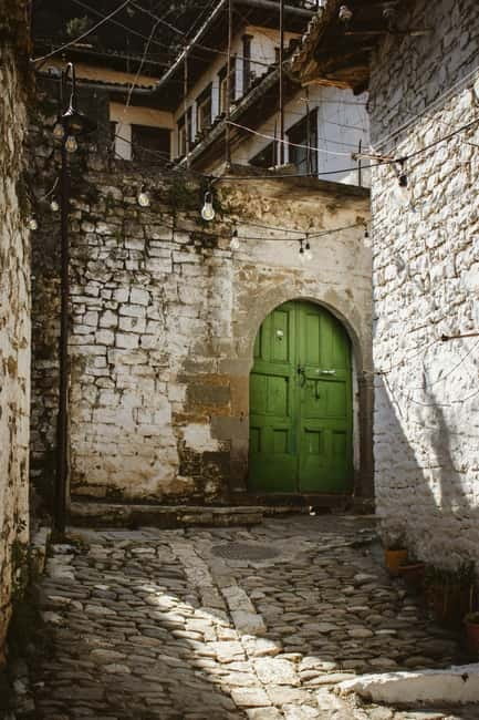 Berat, Albania: Castle and City Tour with Coffee Break - What the guide adds to the experience