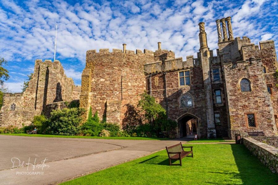 Berkeley Castle: Admission Ticket - Entering Berkeley Castle on the edge of the Cotswolds