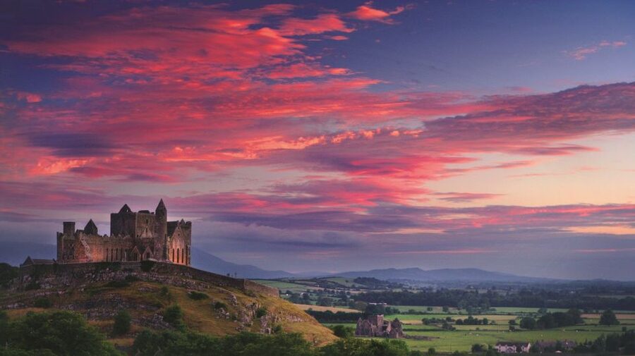 Blarney Castle Full-Day Tour from Dublin - The Rock of Cashel and its Celtic crosses