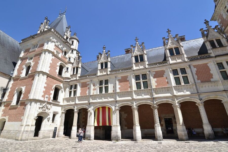 Blois: Private Tour of Blois Castle with Entry Tickets - Key points at a glance